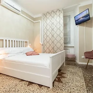 https://cattedrale-di-san-lorenzo-rooms.hotelitalianriviera.com